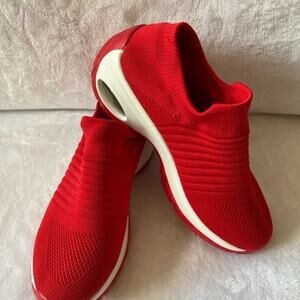 Cushionaire Red Slip-On Women's Sneakers Tennis Shoes Size 6.5